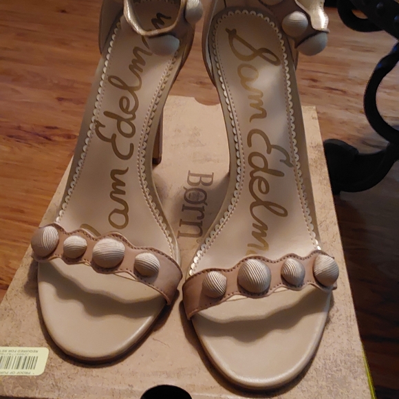 High heels - Picture 2 of 4